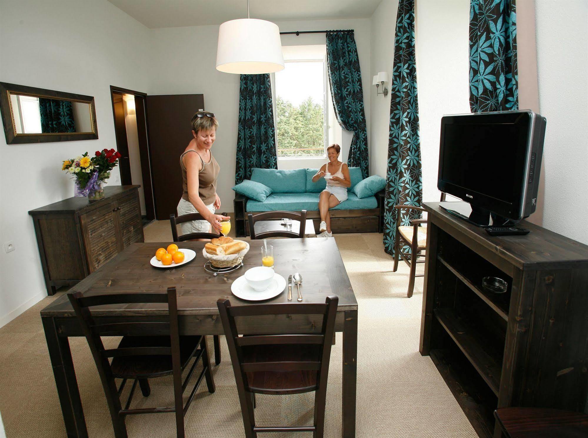 Residence Prestige Odalys Le Chateau De Keraveon 엔느봉 외부 사진