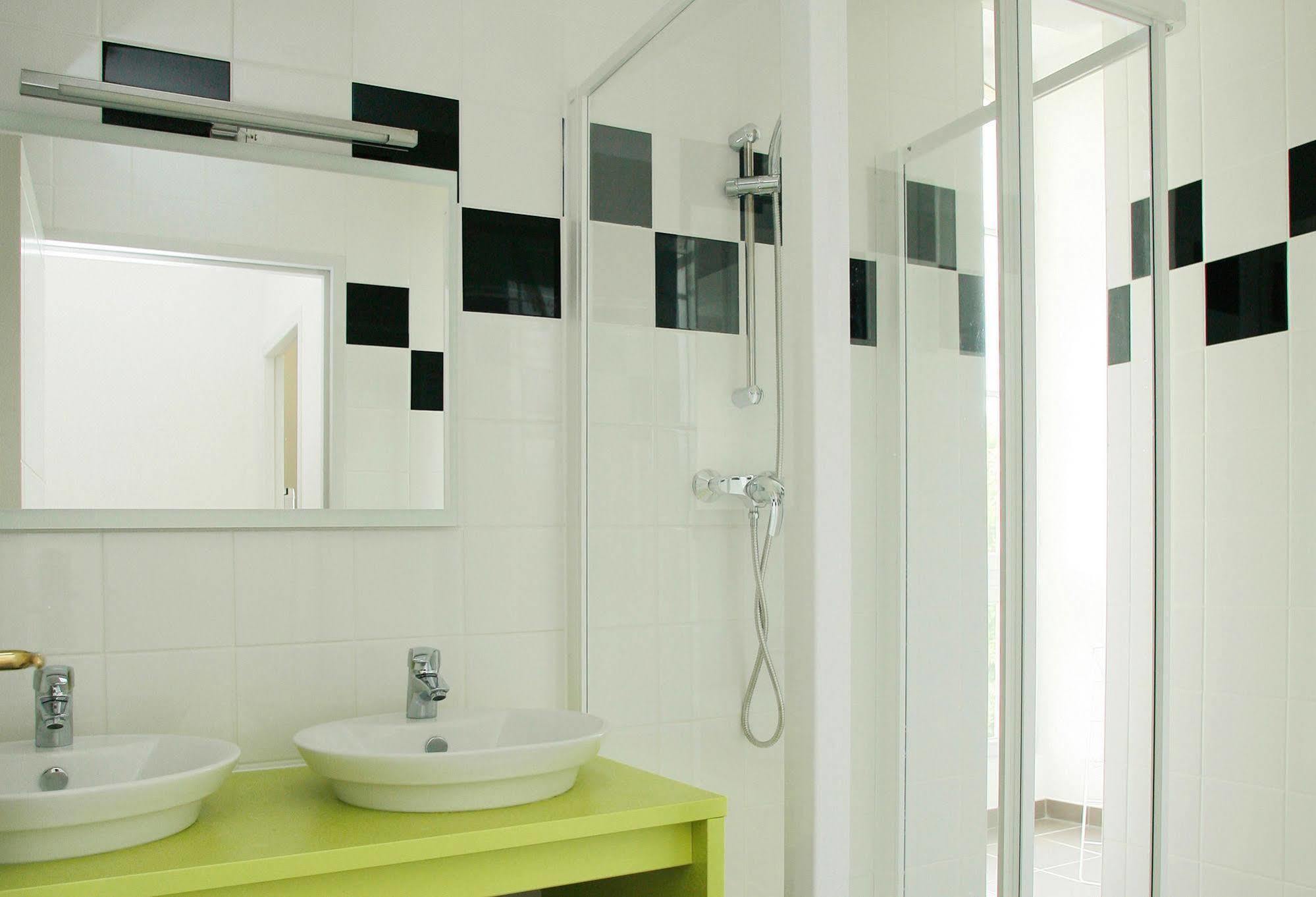 Residence Prestige Odalys Le Chateau De Keraveon 엔느봉 외부 사진